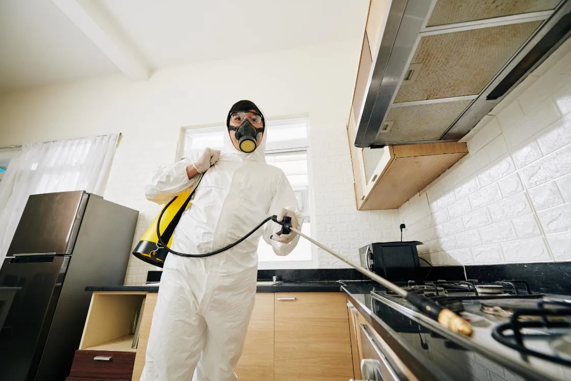 Field focus supporting pest-control detail